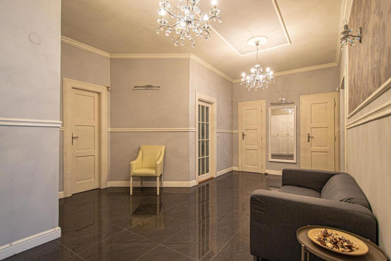 Luxury 150m2 On Wencelas Square With Private Garage Apartamento