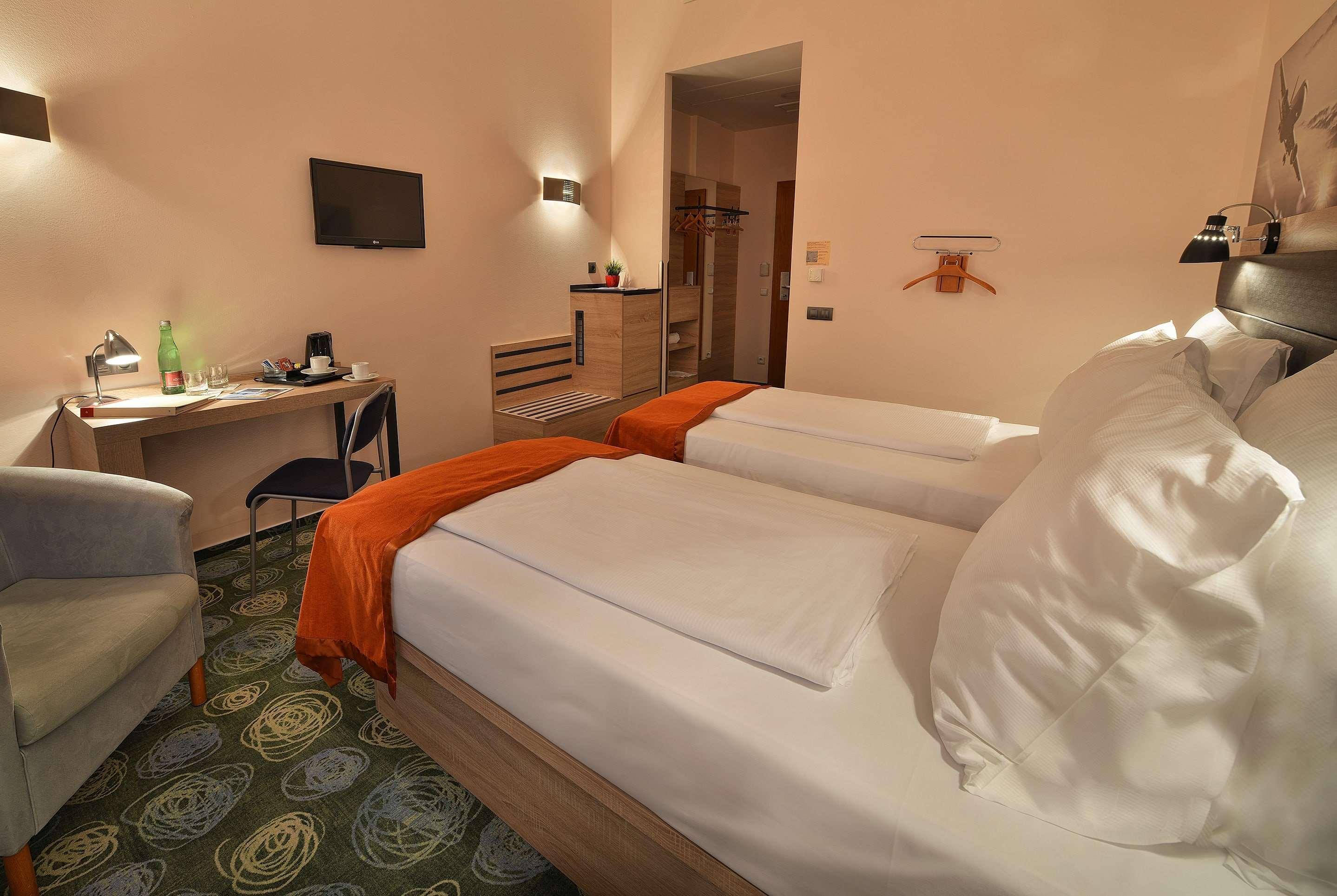 Ramada Airport Otel 4*