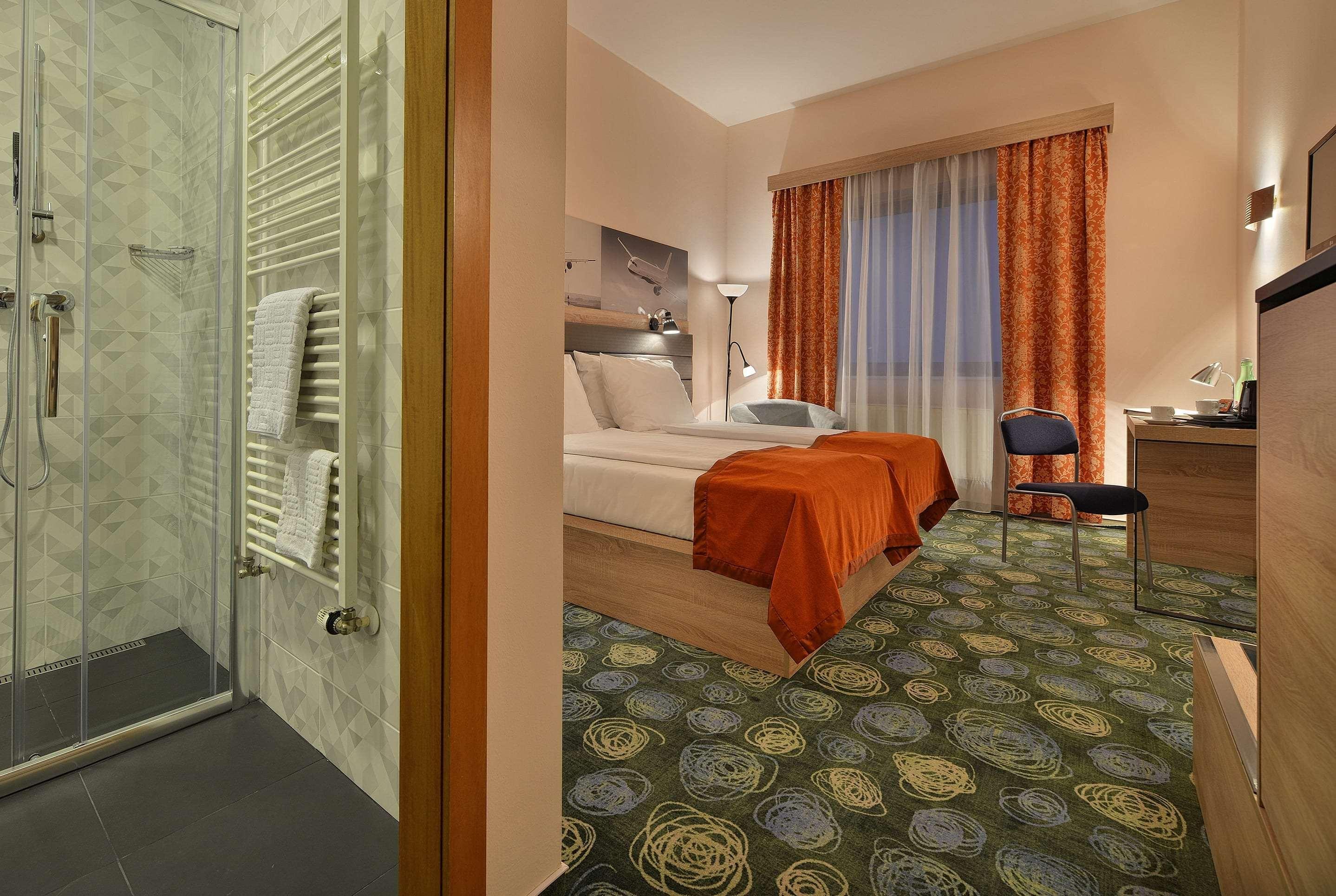 Ramada Airport Otel Prag
