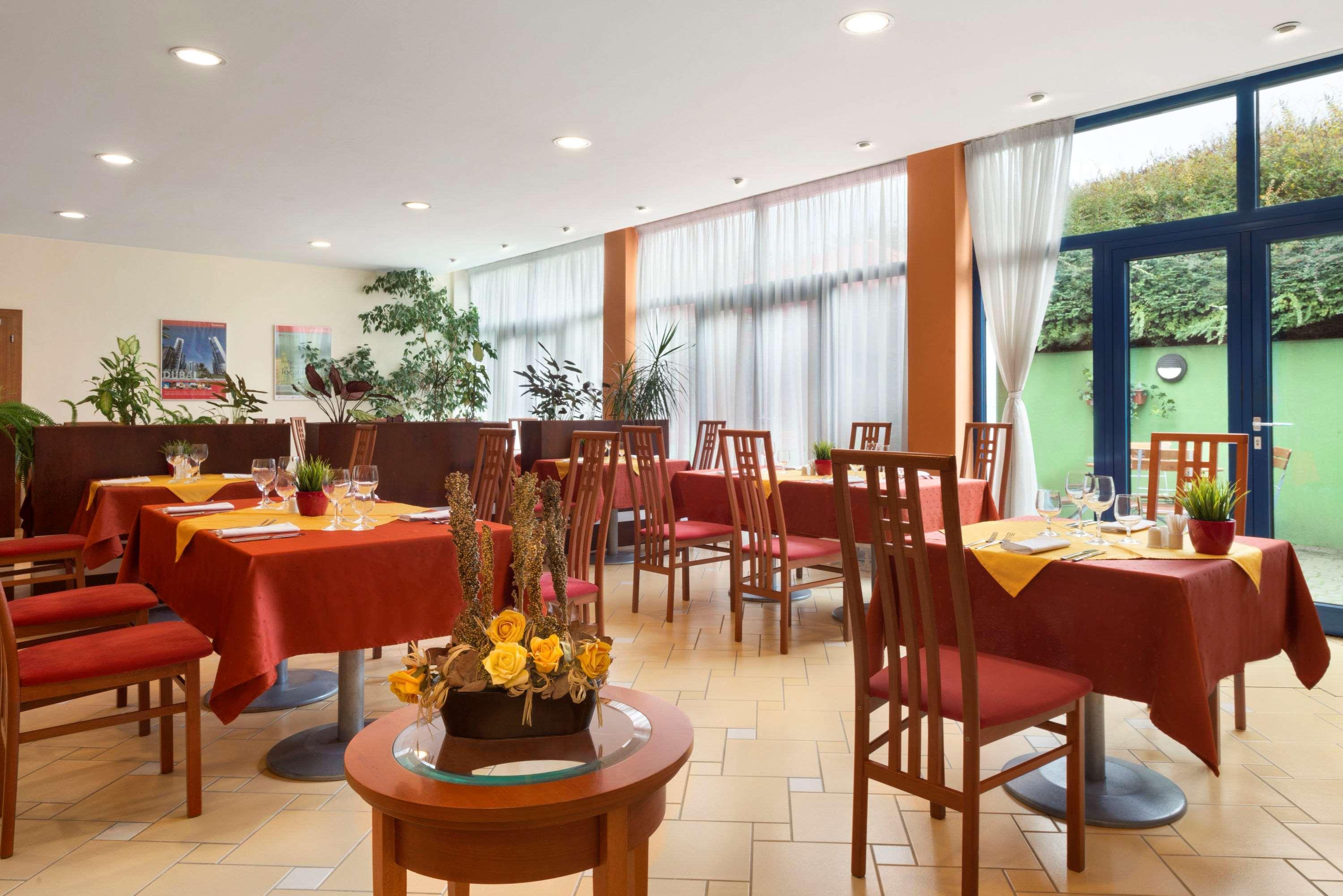 Ramada Airport Otel 4*