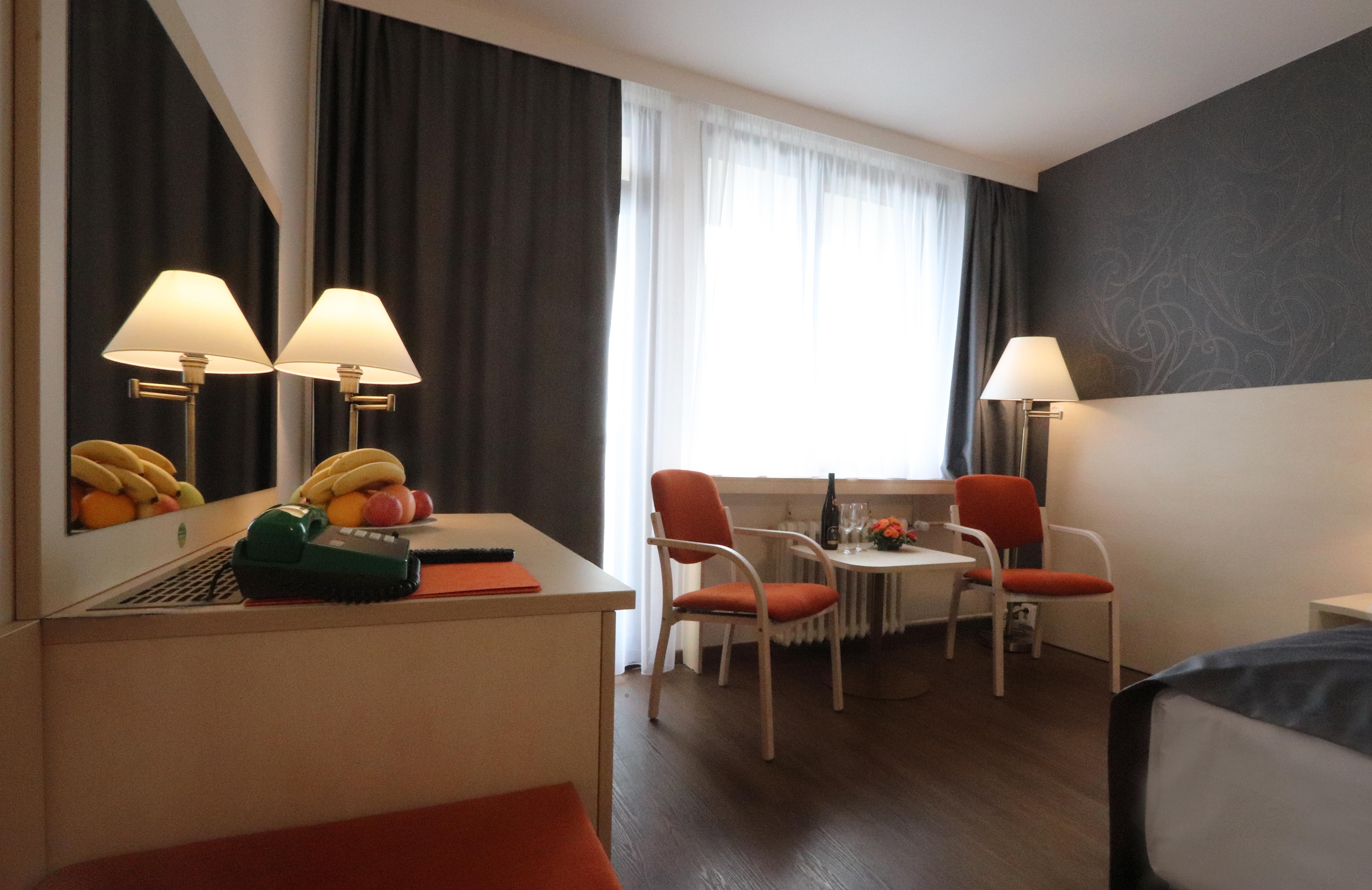 Krystal Otel