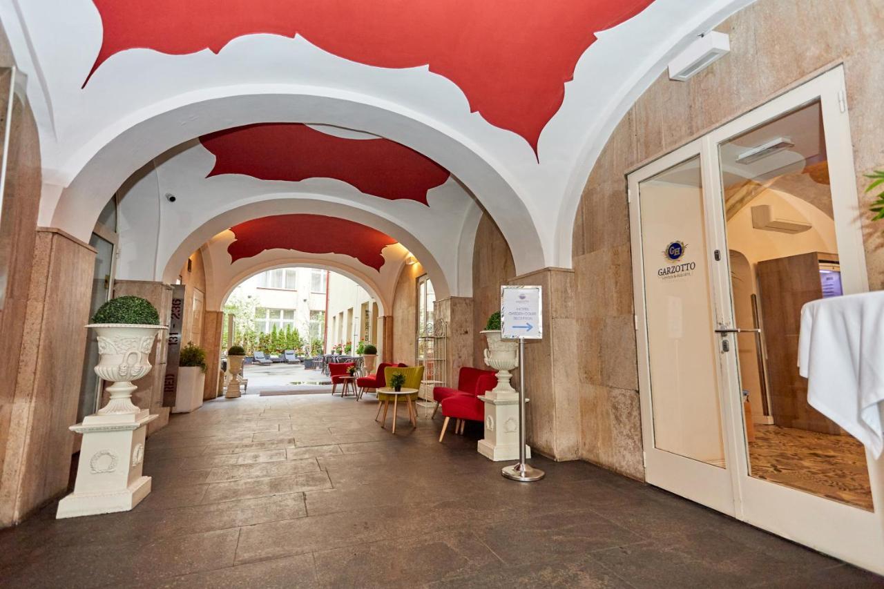 Garden Court Prague