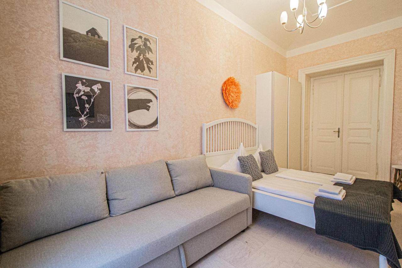 Rose Ruterra Apartamento *