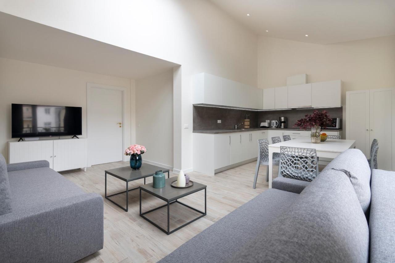 Kinsky Garden And By Dwellfort Apart Otel