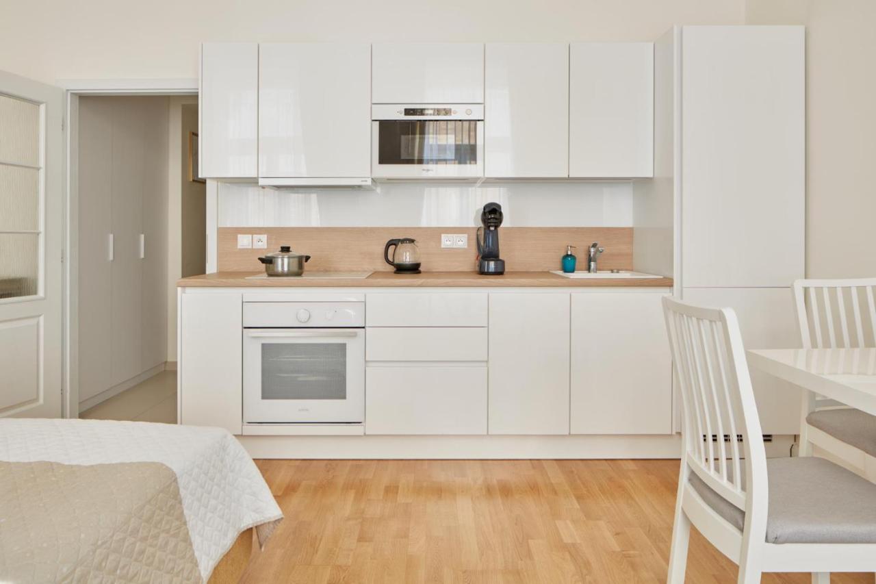 Apartment Elegant Studio In New Town By Days Prag