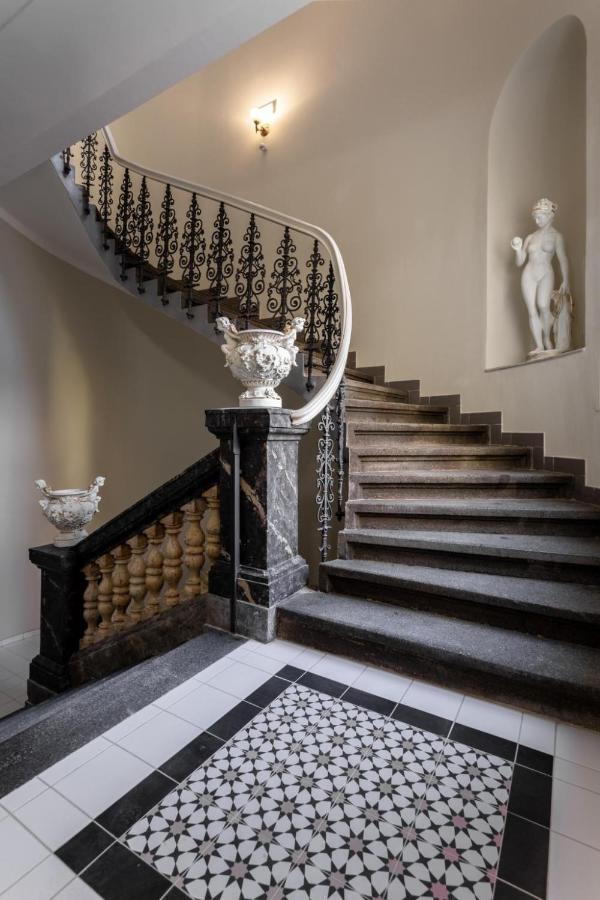 Elegant Studio In New Town By Days Apartment