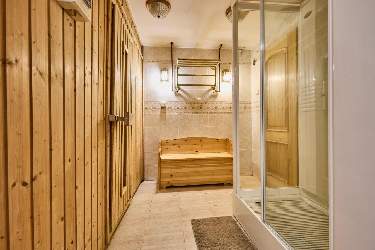 *the Little Castle* With Heated Pool And Sauna * Praga