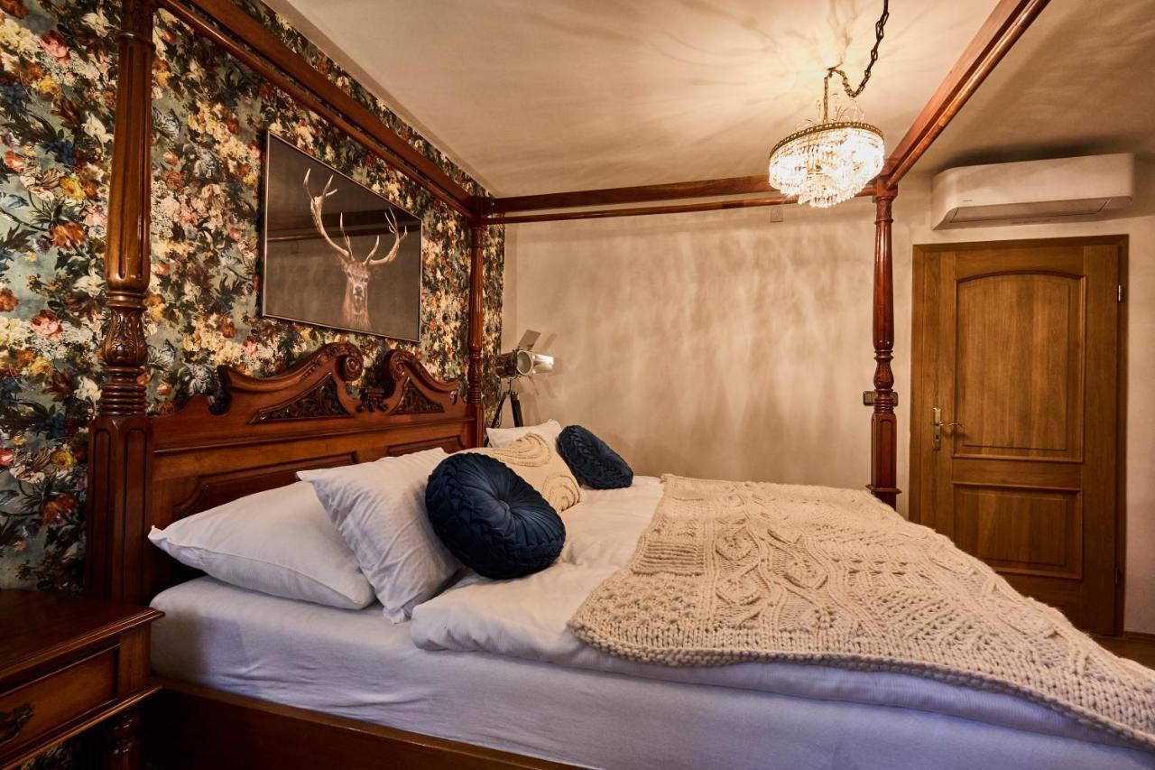 *the Little Castle* With Heated Pool And Sauna Pousada