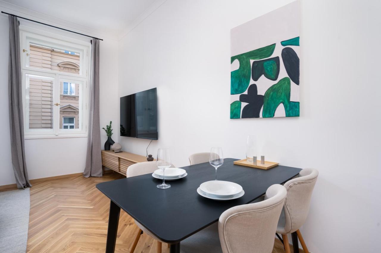 Days - Bright Flat - Small Balcony - Quiet Area Appartement Prague