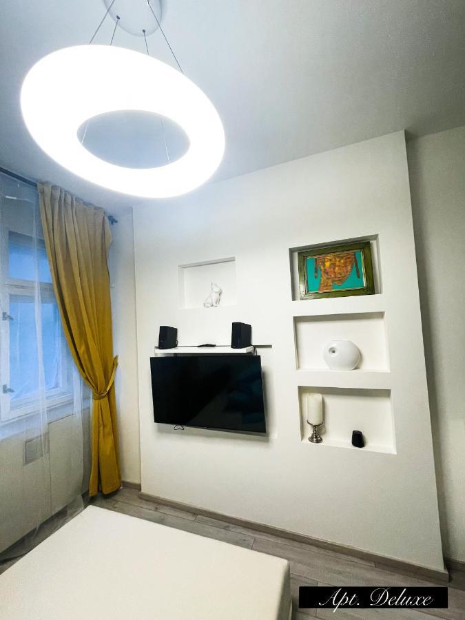 In The Heart Of Apartamento Praga