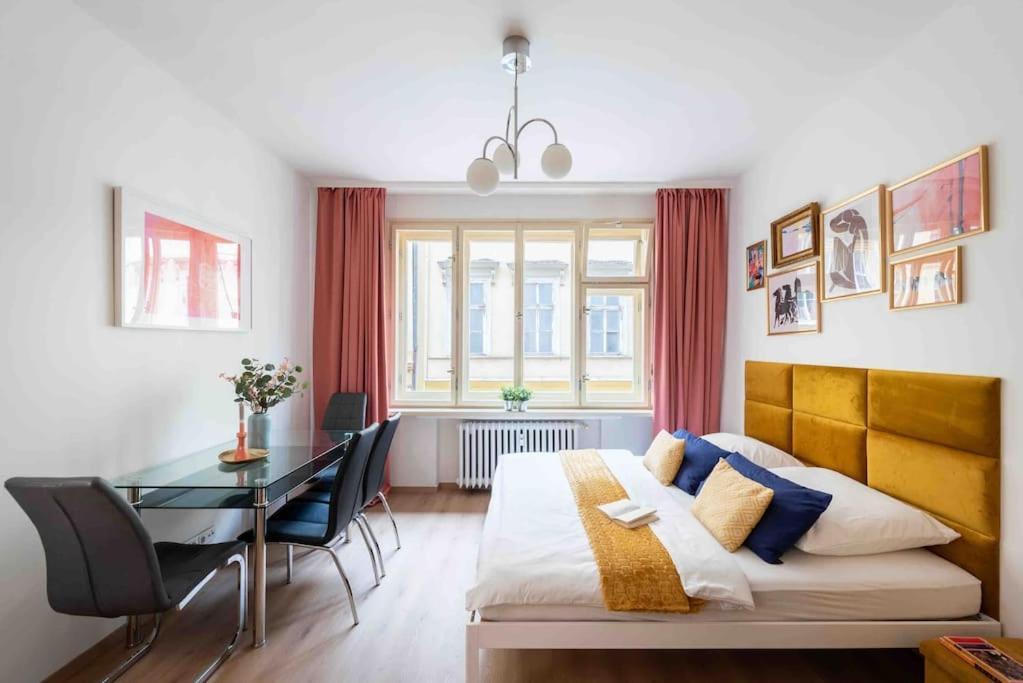 Golden Sunny Apartment, Centre, For 3 People Daire