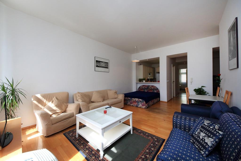 Flat River Apartment *