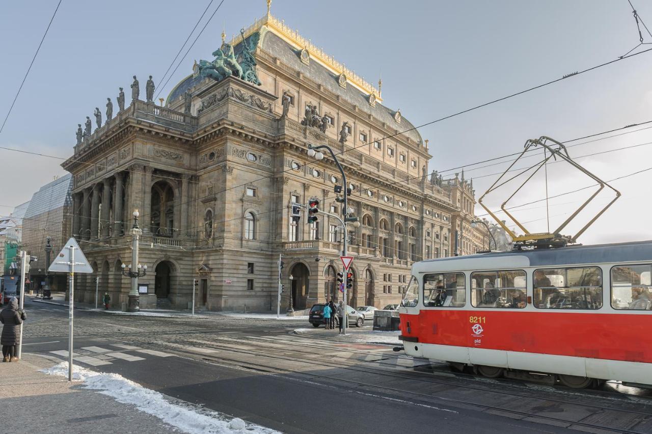 Cozy 4-bedrooms With Terrace Prague