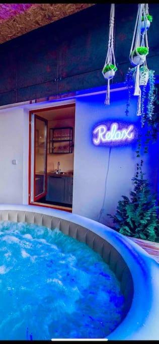 Apartment Lovely 3bd - Rooftop - Jacuzzi&sauna Prague