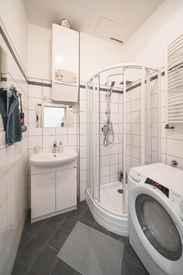Josefov Riverside Apartment Prag