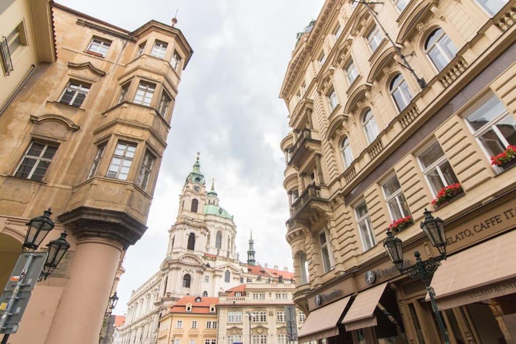 Charles Bridge Tower / Castle View Apartment *