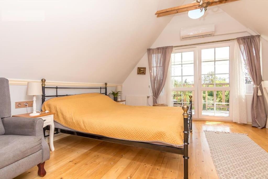 Country In The Villa *