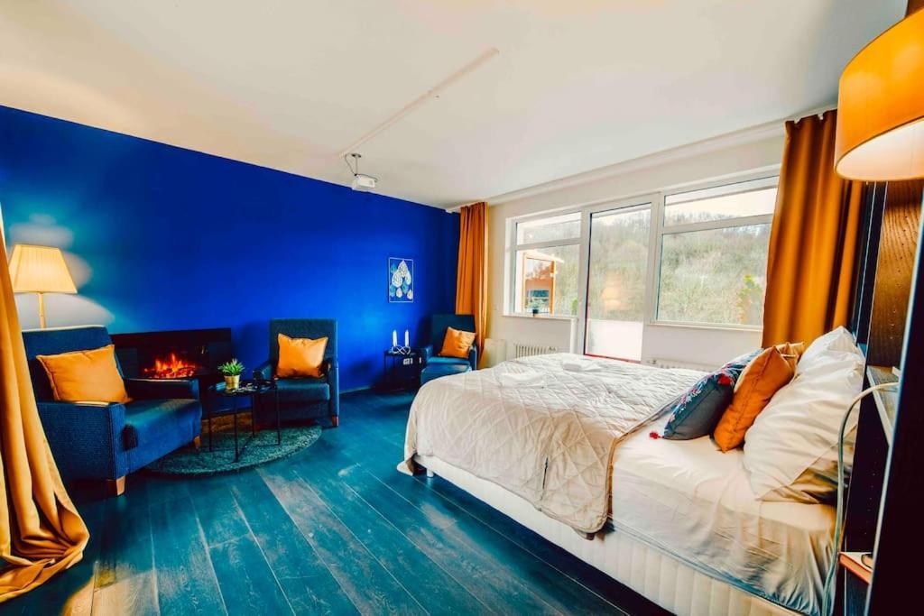 Lovely 3bd - Rooftop - Jacuzzi&sauna * Prague