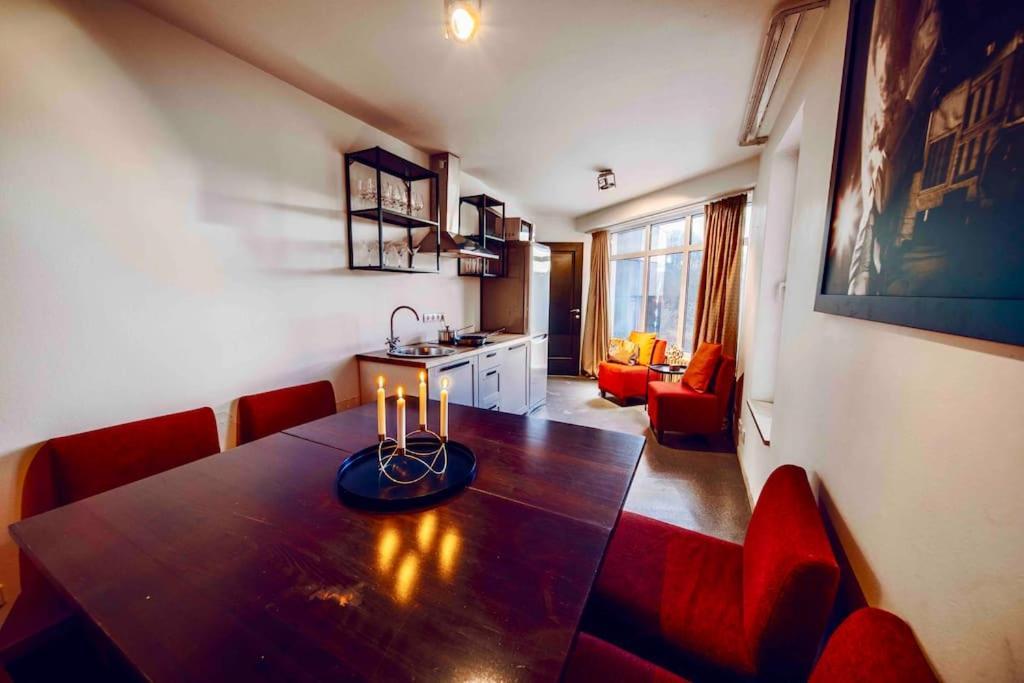 Lovely 3bd - Rooftop - Jacuzzi&sauna * Prague