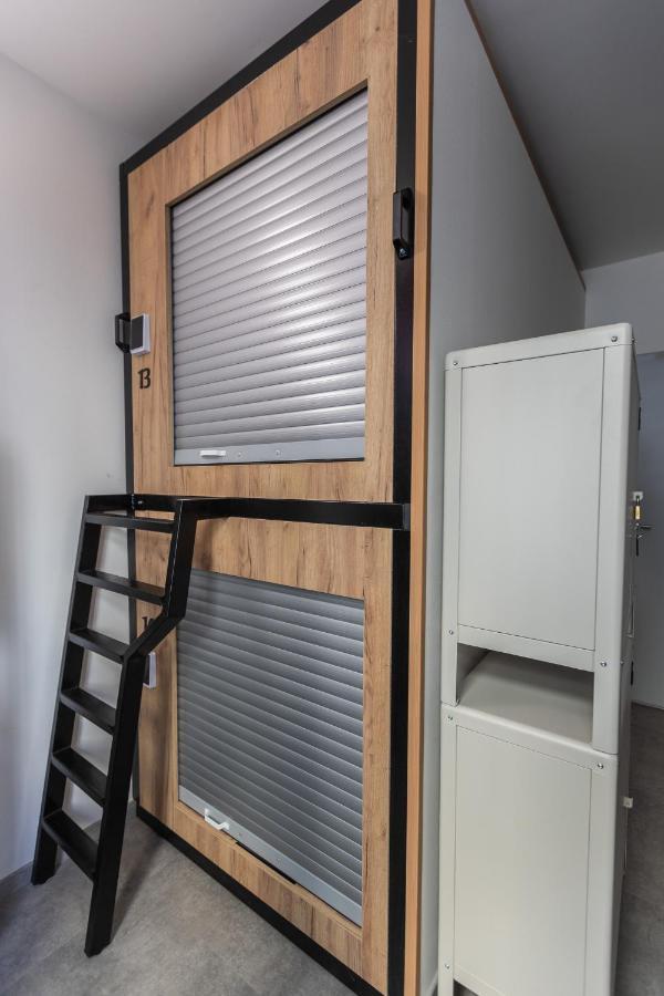 Capsule Andel Centre Spirit Hostel Prag