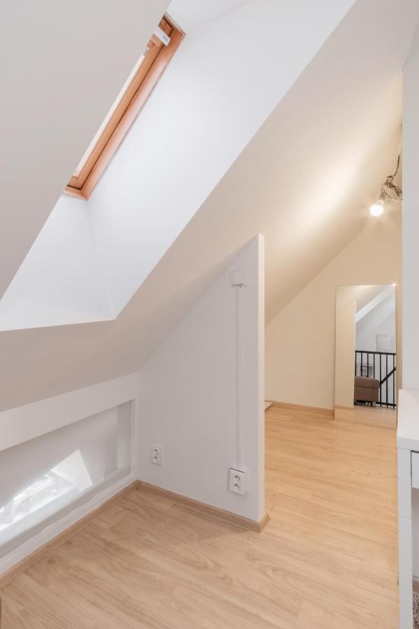 Attic Maisonette In Stresovice By Days Apartment