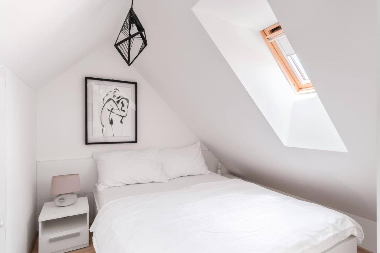 Attic Maisonette In Stresovice By Days Apartment