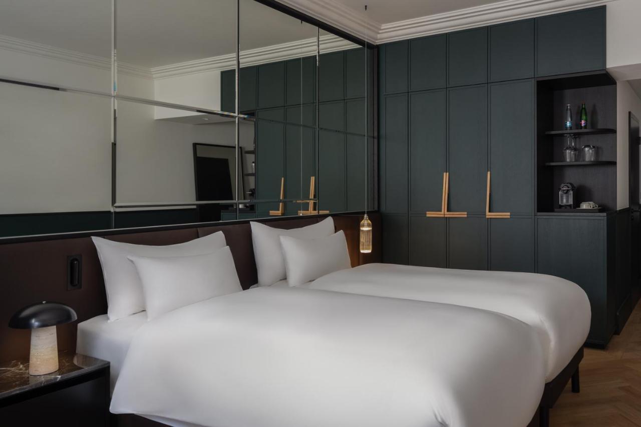 Almanac X Alcron Hotel