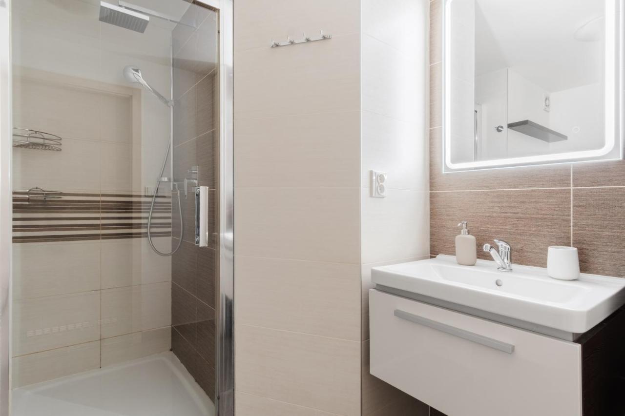 Attic Maisonette In Stresovice By Days Apartment *