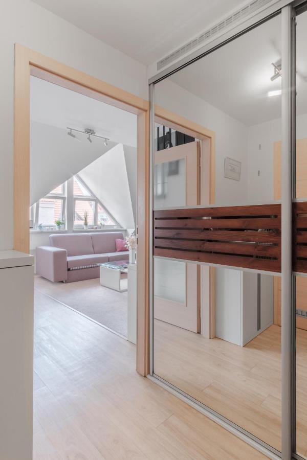 Apartment Attic Maisonette In Stresovice By Days
