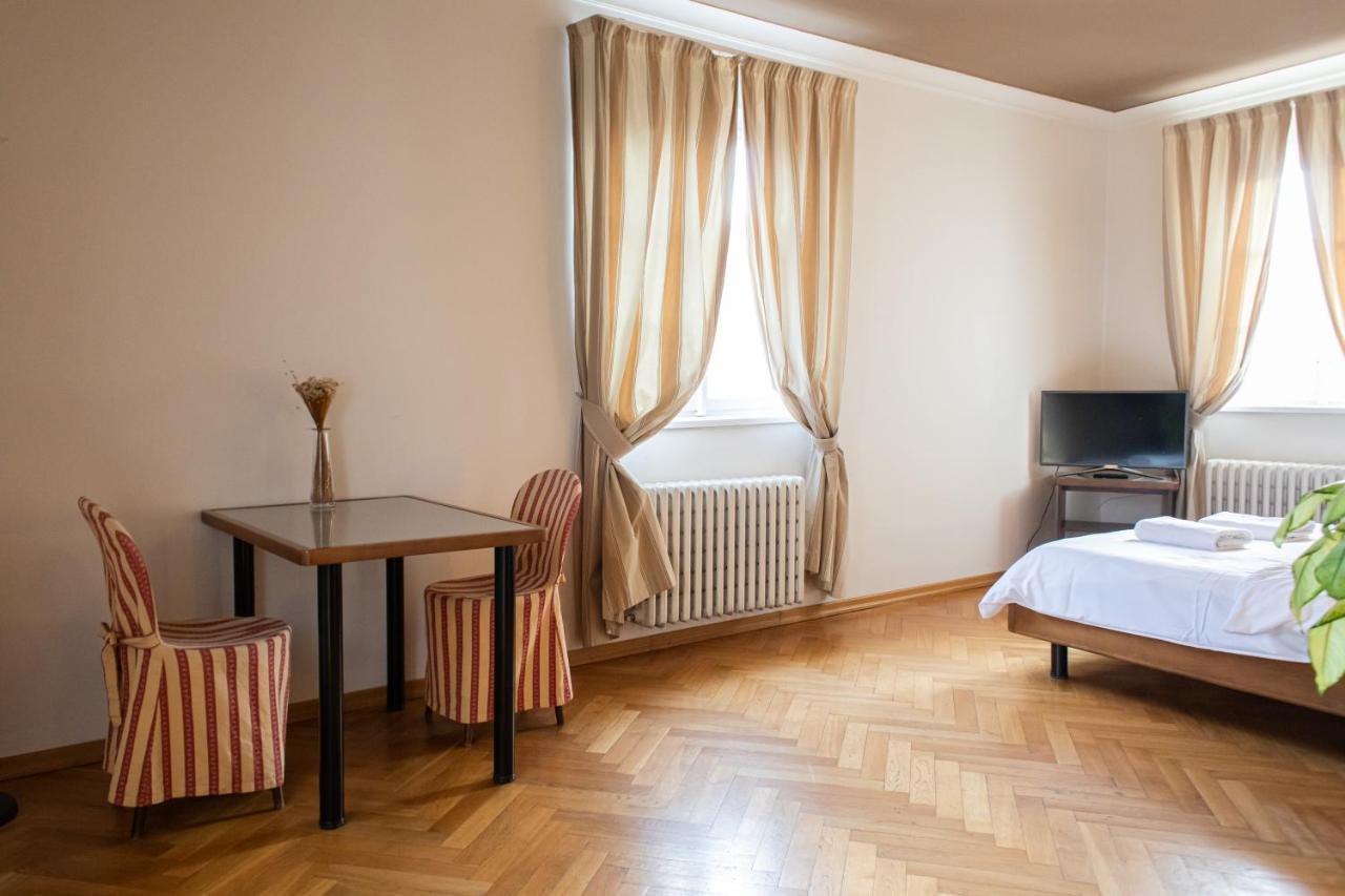 Thunovska Appartement *