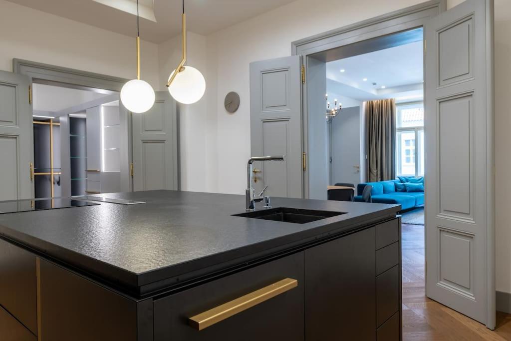 Luxury Old Town Apt, Parking * Prague