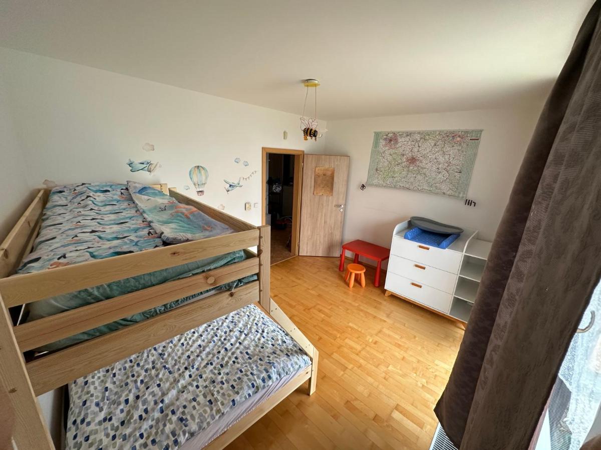 Simple With Garden 15 Min From Center&airport Prague