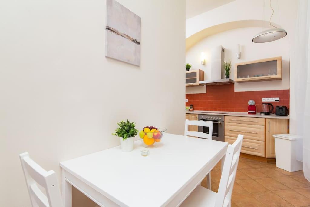 Lovely Historical In Mala Strana - N1st Appartement Prague