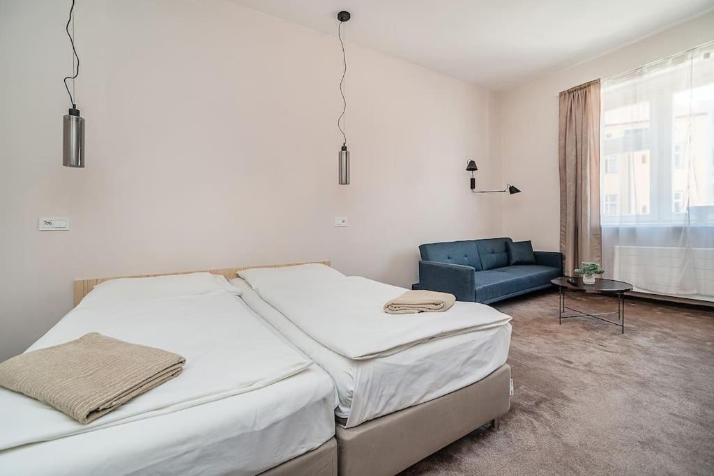 Apartment Modern With Balcony + Tv Prague