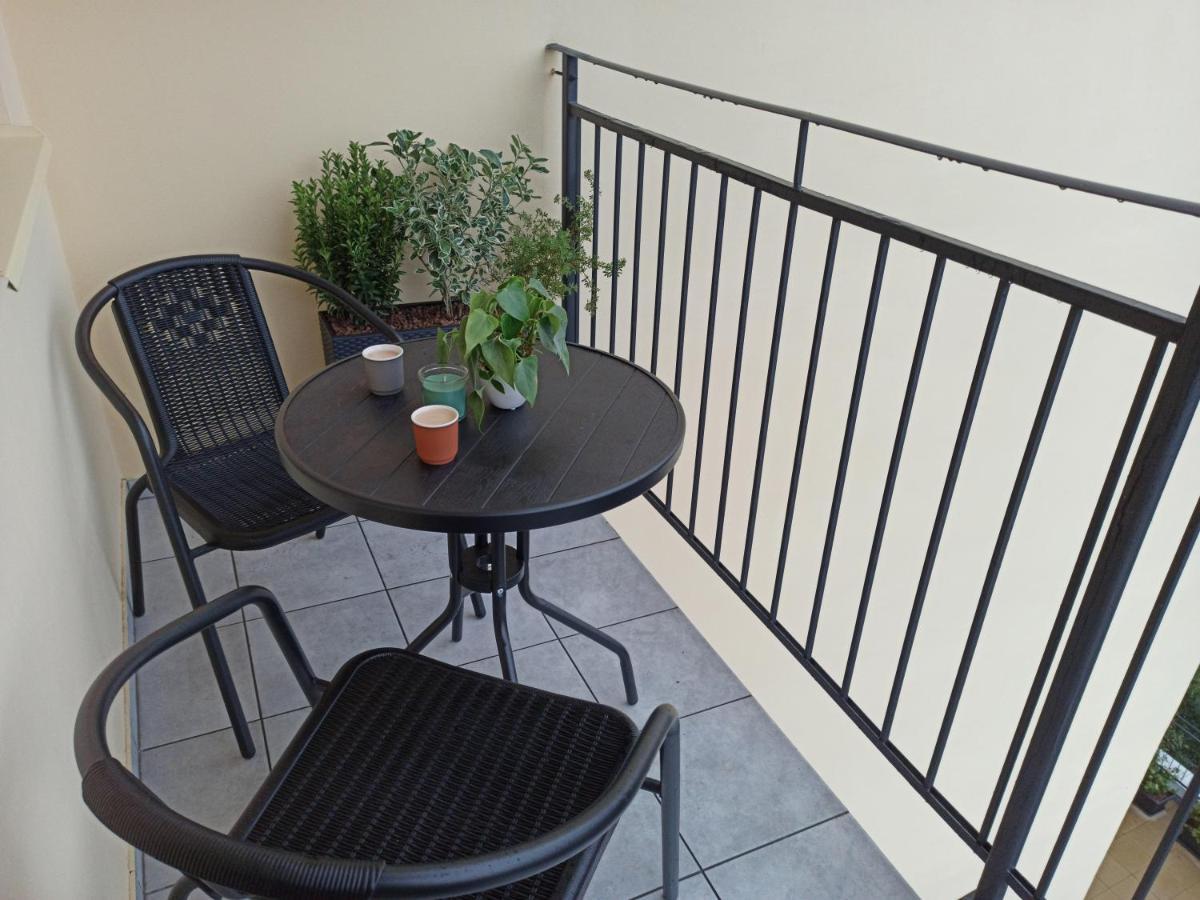 New Modern-style With Balcony In The 2 Prague