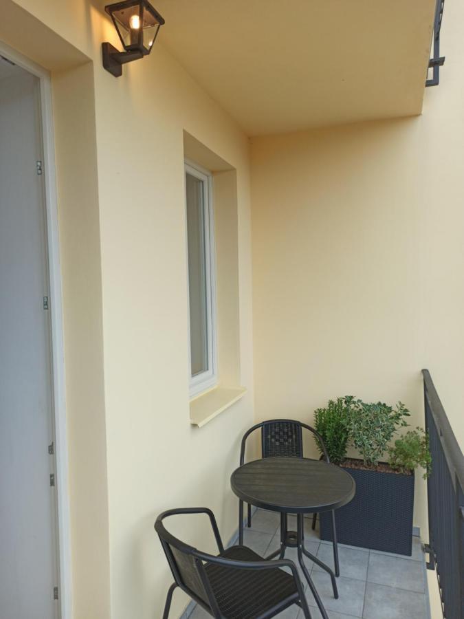 Apartment New Modern-style With Balcony In The 2 Prague