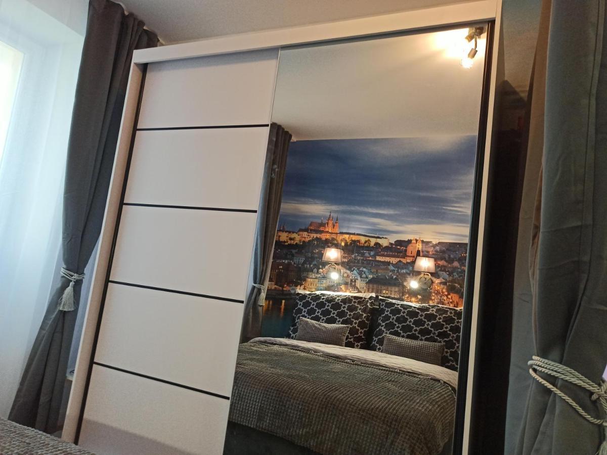 Apartment New Modern-style With Balcony In The 2 Prague
