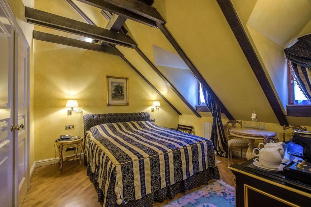 Alchymist Grand And - Preferred & 5*