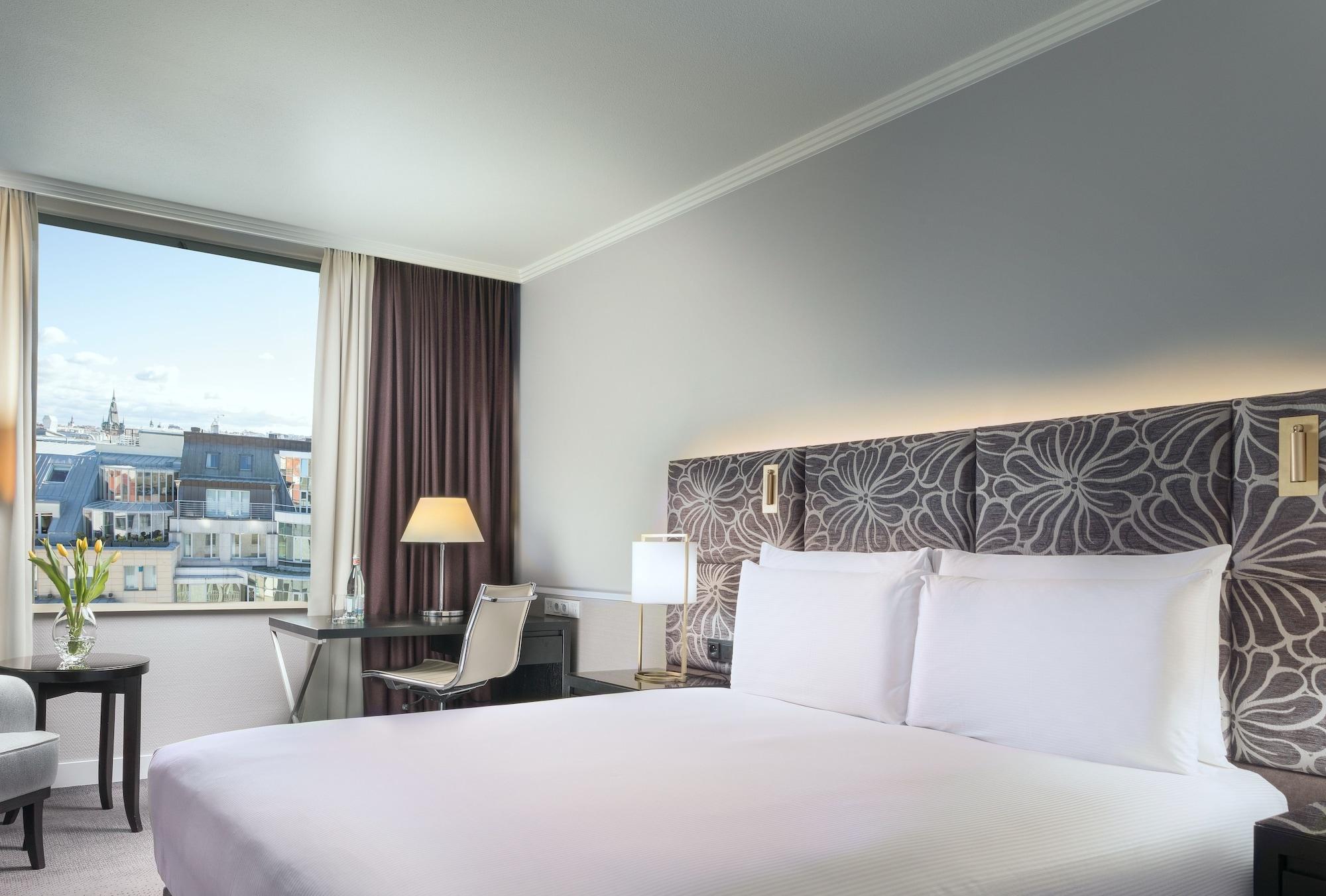 Hilton Old Town 5*