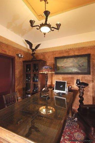Hotel Ea Jeleni Dvur Castle