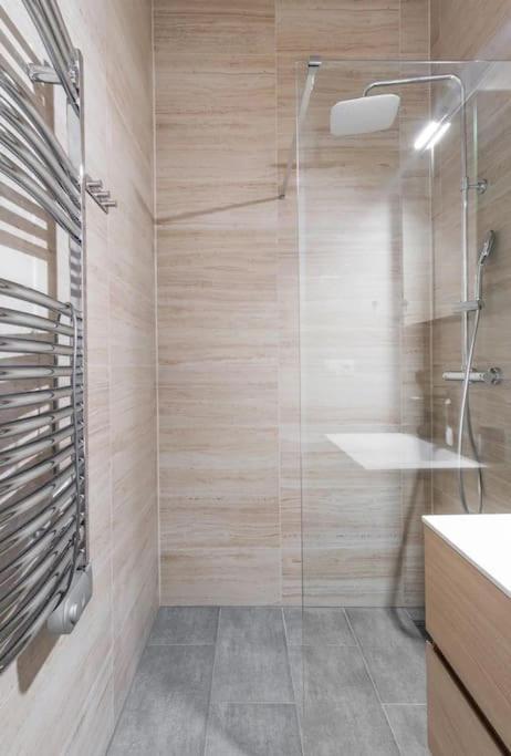 Apartamento Helen Homestay Palmovka *