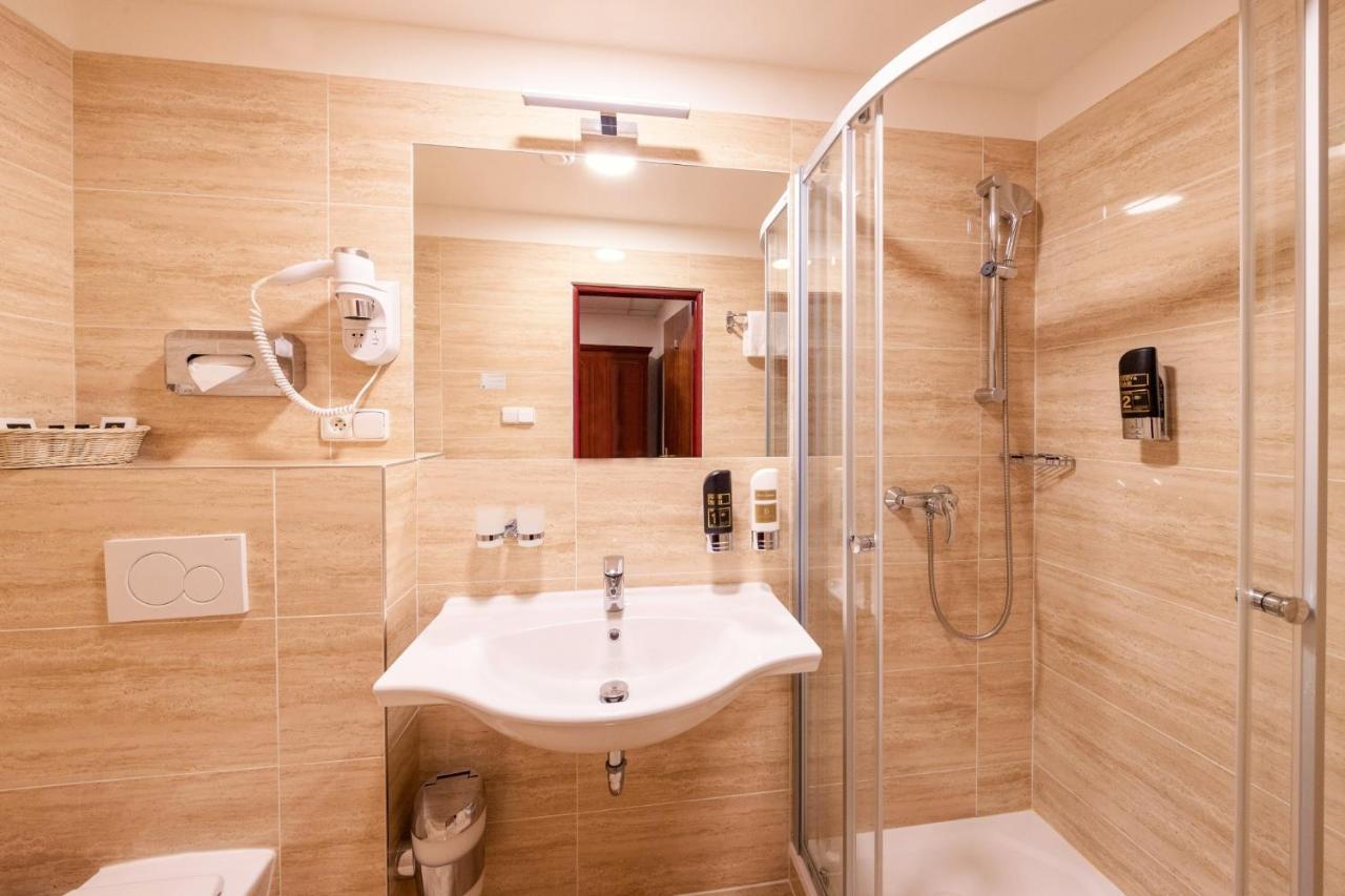 Grand Relax & Wellness & Beer & Thermal In Meteor Plaza - Since 1307 4*