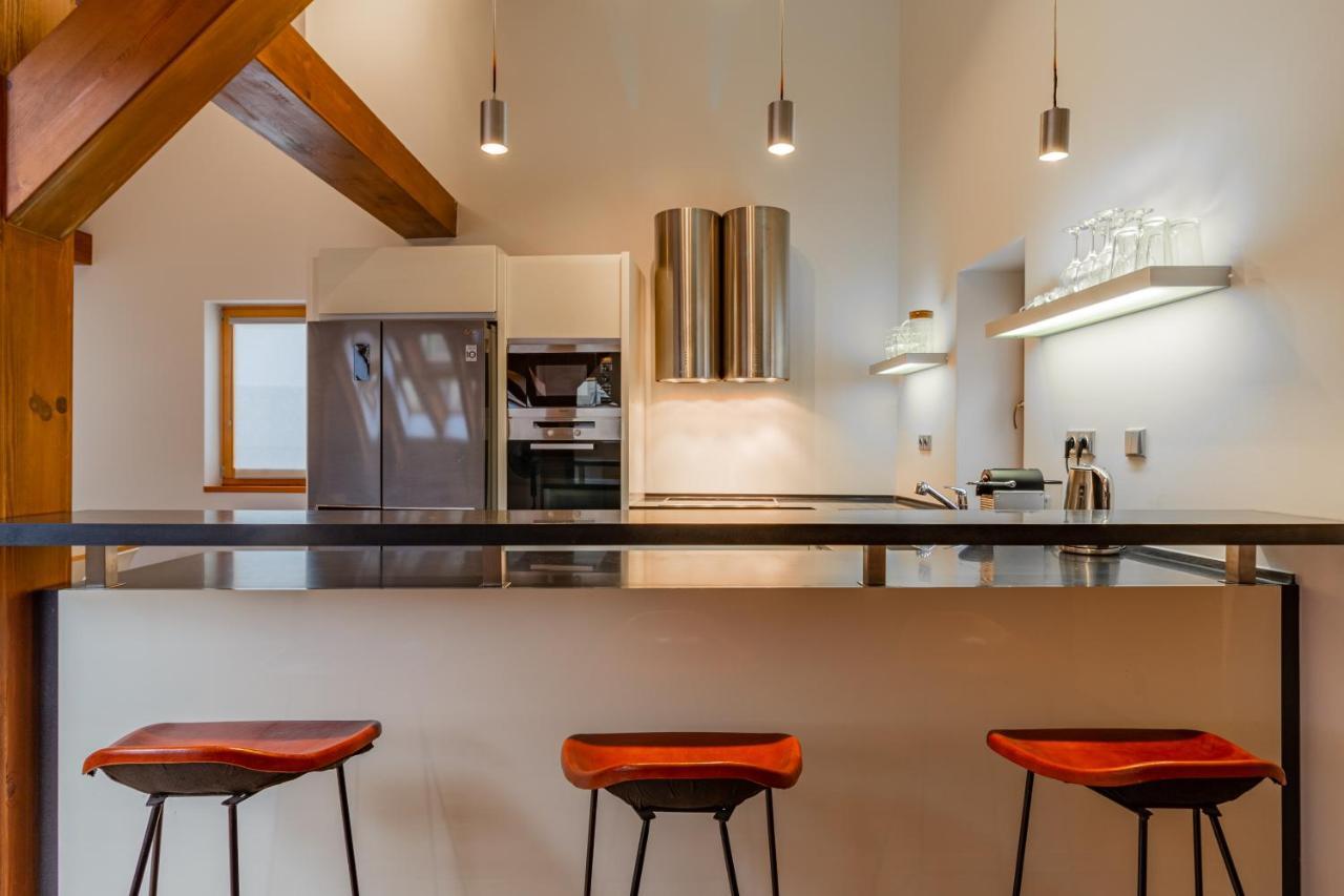 Days - Spacious 117m2 Attic Retreat W Ac - Near Old Town Sq Prag