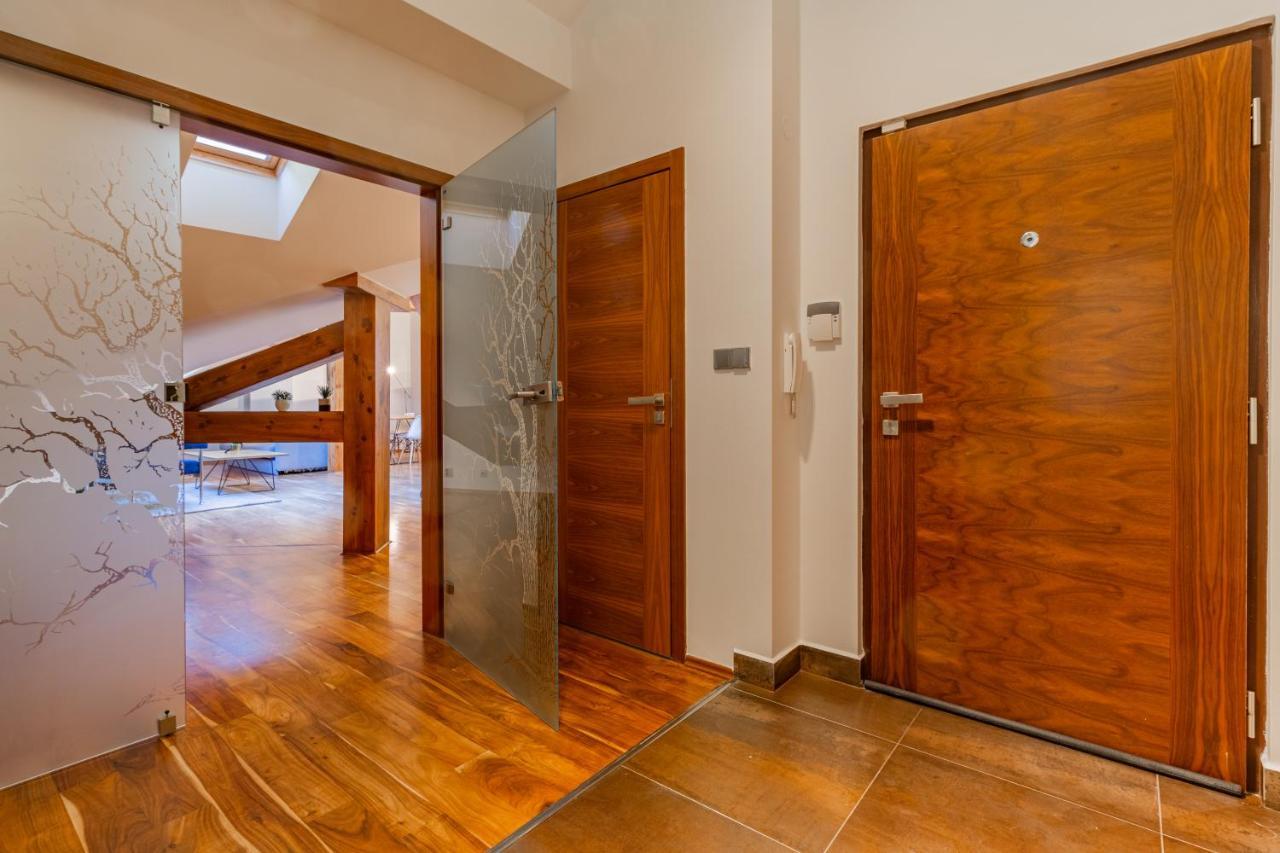 Days - Spacious 117m2 Attic Retreat W Ac - Near Old Town Sq Daire Prag