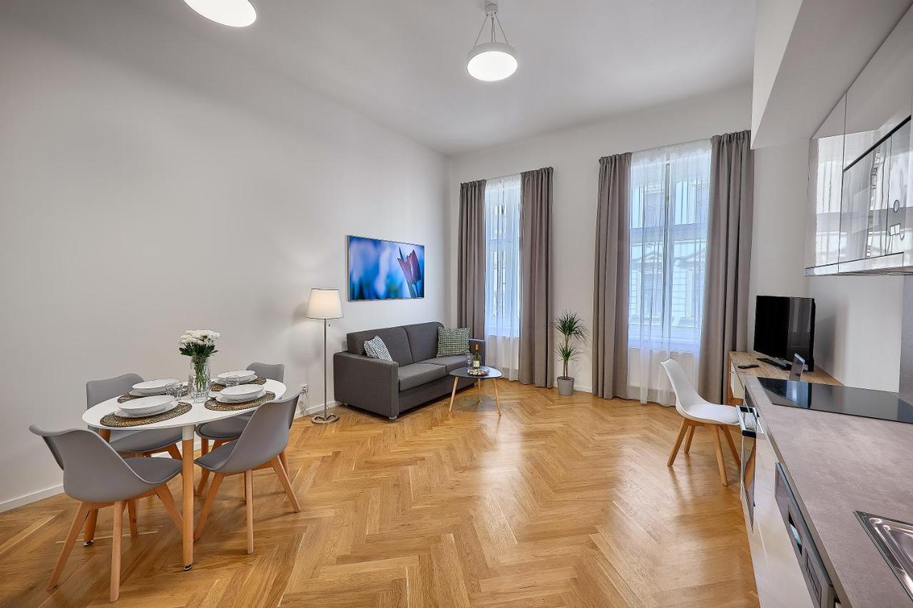 Aparthotel Downtown Rubesova
