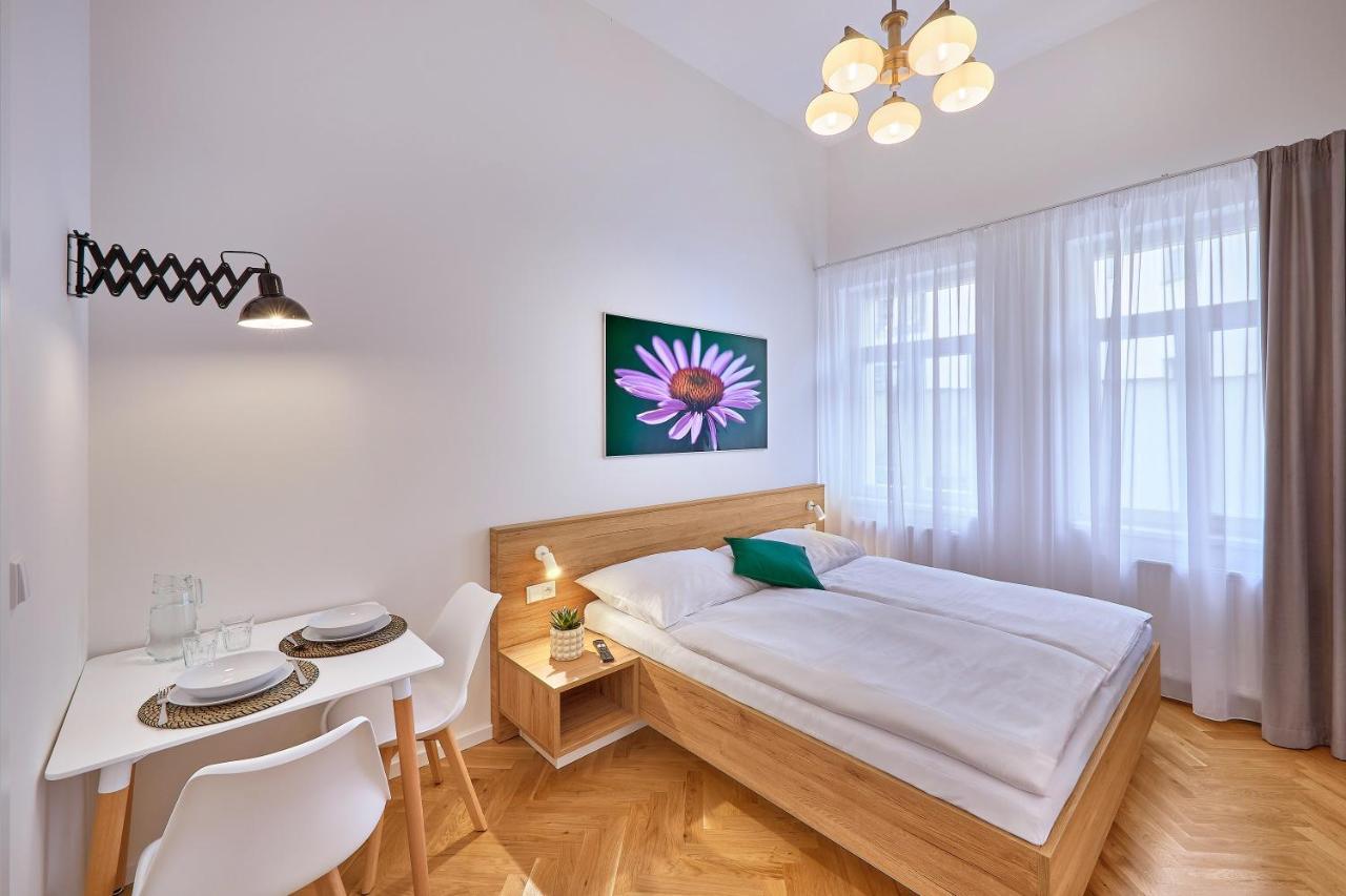 Downtown Rubesova 4* Prague