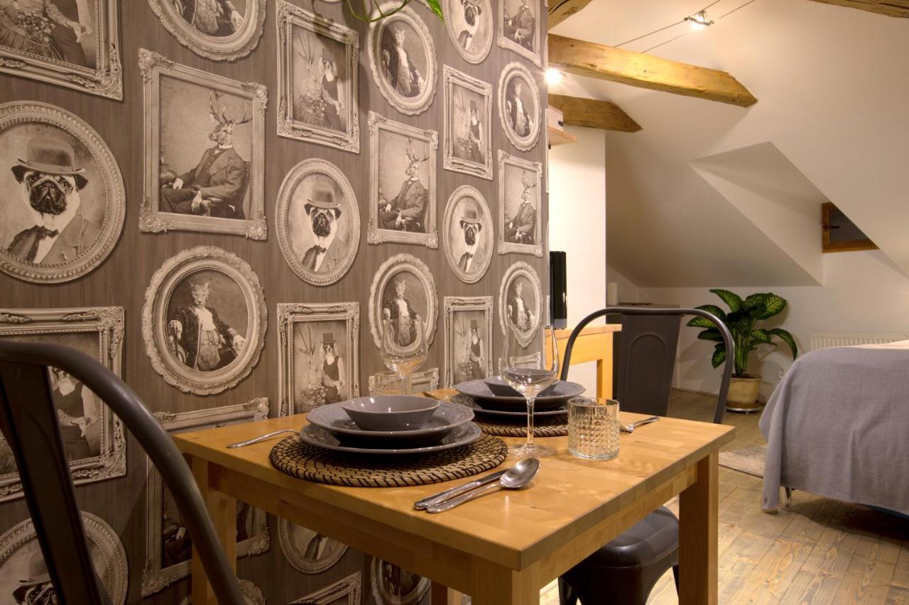 Romantic Bohemian In Old Town Apartment *