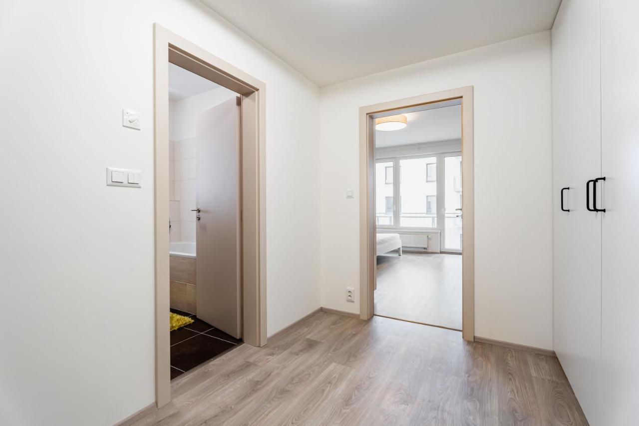 Auriapartments Liben Novy 1kk S Garazi Appartement Prague
