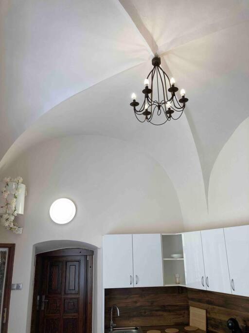 In Gothic House, 50m To The Old Town Square Apartment Prague