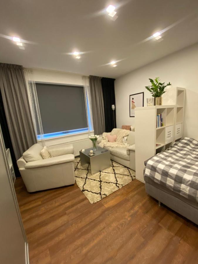 Apartman 2+kk, 50 M2 V Klidne Lokalite. 10 Min Od Centra Prahy. Apartment Prague